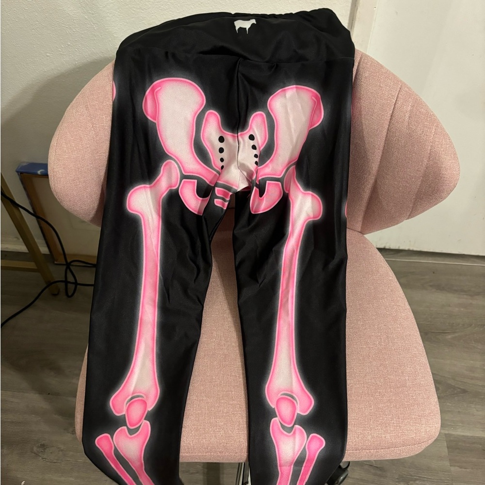 Worn Once , great condition Size Small Crop